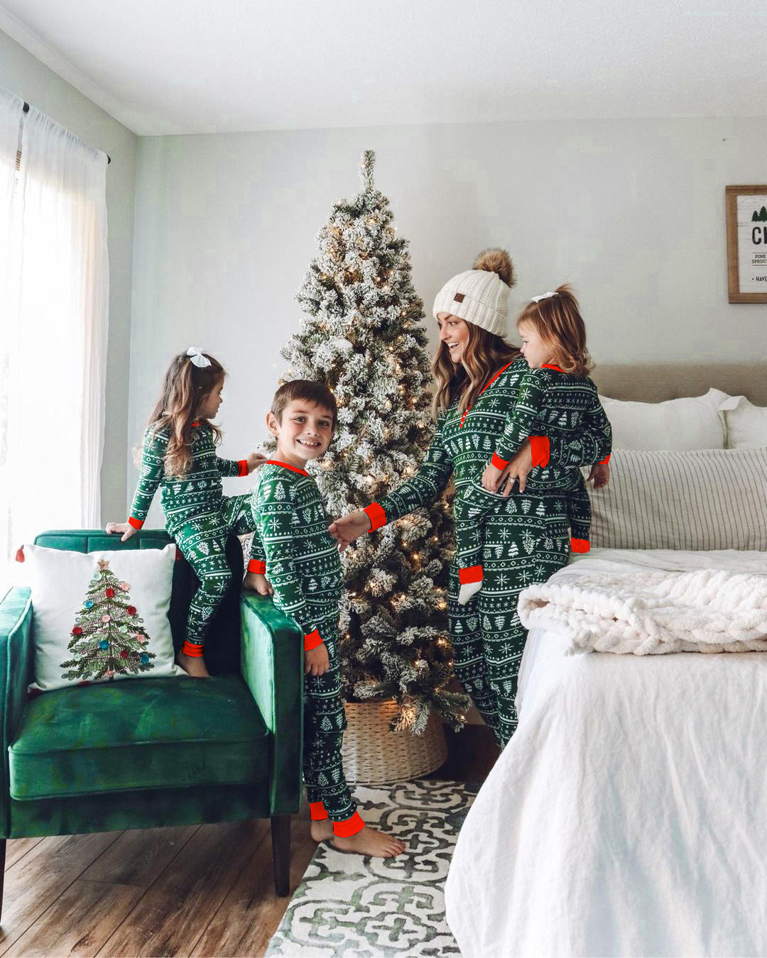 GREEN CHRISTMAS PYJAMAS
